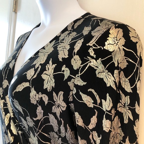 NWOT Black and Gold Faux Wrap Dress Size: Medium Vero Mode Brand - Picture 3 of 12